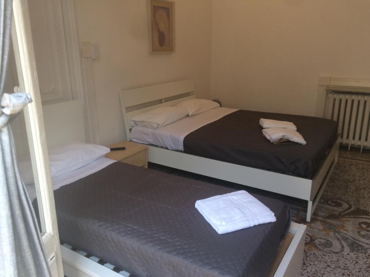 Guest House Roma Genoa Exterior photo